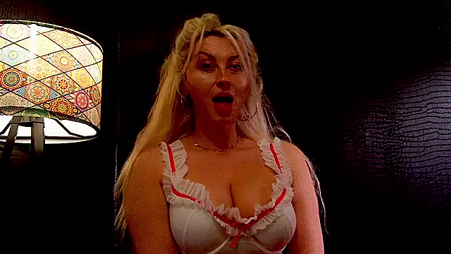 LeticiaReys online show from 3, 3, 2026