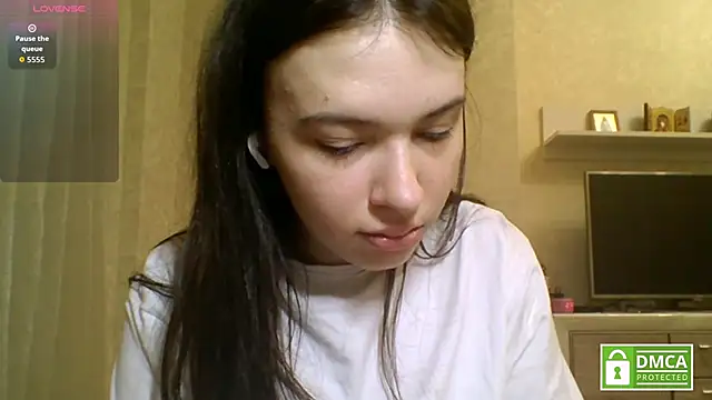 Snapshot of CeyaLier chatting on 4, 6, 2026 CeyaLier online show from 4, 6, 2026
