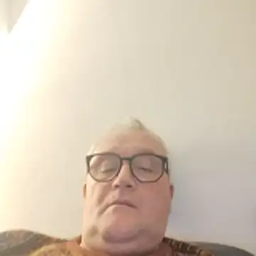 Snapshot of macdut67 chatting on 23, 3, 2026 macdut67 online show from 23, 3, 2026