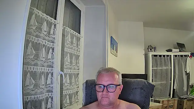 Snapshot of macdut67 chatting on 19, 7, 2026 macdut67 online show from 19, 7, 2026