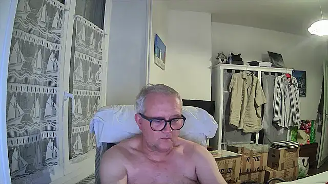 Snapshot of macdut67 chatting on 27, 7, 2026 macdut67 online show from 27, 7, 2026