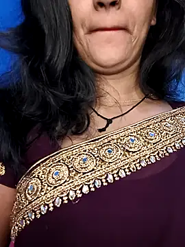 Snapshot of Janu-hasena chatting on 18, 4, 2026 Janu-hasena online show from 18, 4, 2026