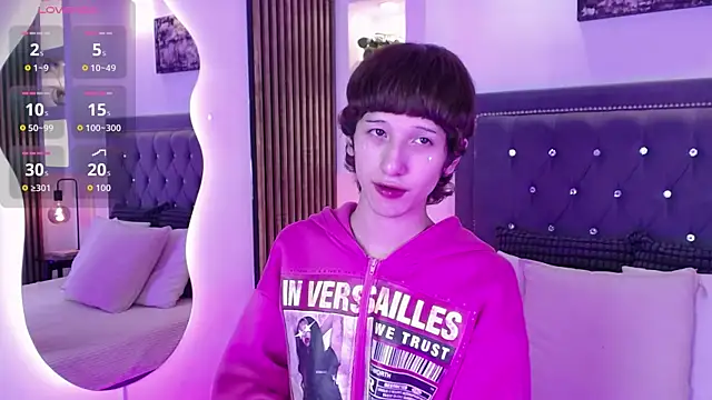 Emo Boy  online show from 26, 4, 2026