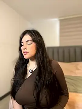 Snapshot of Isabella_LaRue chatting on 11, 1, 2026 Isabella LaRue online show from 11, 1, 2026