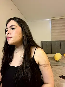 Snapshot of Isabella_LaRue chatting on 16, 1, 2026 Isabella LaRue online show from 16, 1, 2026