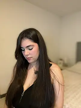 Snapshot of Isabella_LaRue chatting on 24, 3, 2026 Isabella LaRue online show from 24, 3, 2026