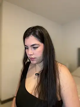 Snapshot of Isabella_LaRue chatting on 25, 3, 2026 Isabella LaRue online show from 25, 3, 2026