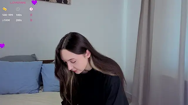 SylviaHamilton online show from 18, 10, 2025