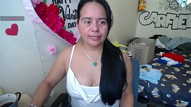 Miss  kendra  online show from 6, 7, 2026