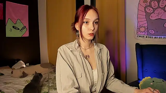 Snapshot of Aurisinst chatting on 11, 10, 2025 Aurisinst online show from 11, 10, 2025