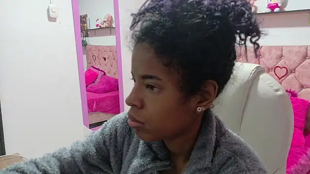 thianahorny online show from 6, 4, 2026