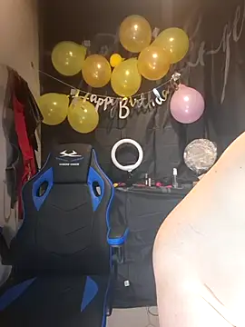 Snapshot of GeilesLuder36 chatting on 13, 11, 2025 GeilesLuder36 online show from 13, 11, 2025