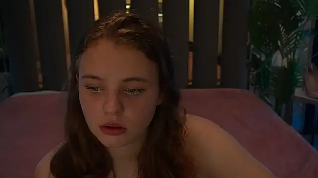 SnowWhiti online show from 18, 10, 2025