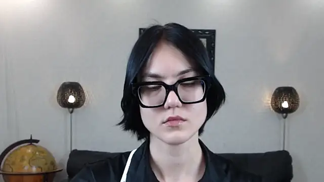 Marie Fitch online show from 22, 10, 2025