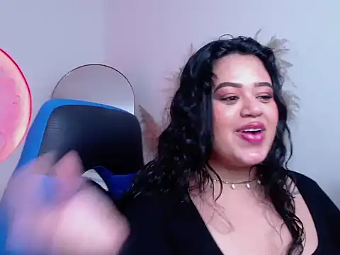 oliviia cute online show from 8, 11, 2025