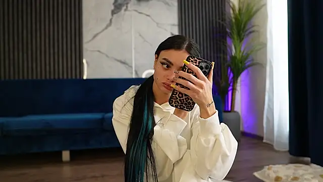 RachelRavee online show from 25, 4, 2026