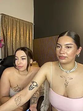 LoraShines online show from 16, 7, 2026