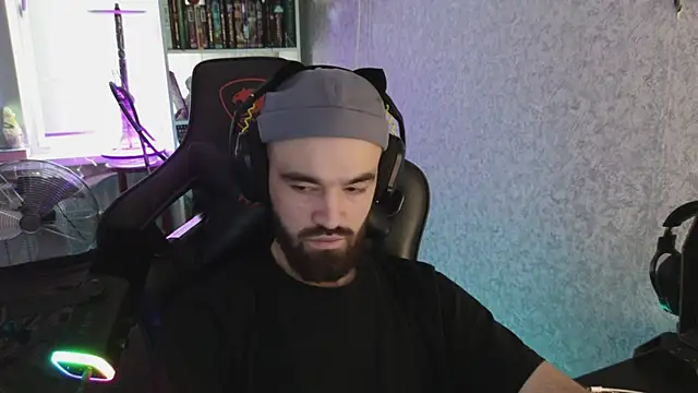 Nik Namee online show from 8, 10, 2025