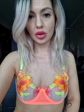 Snapshot of BritanyVegas chatting on 12, 11, 2025 BritanyVegas online show from 12, 11, 2025