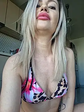 Snapshot of BritanyVegas chatting on 24, 11, 2025 BritanyVegas online show from 24, 11, 2025