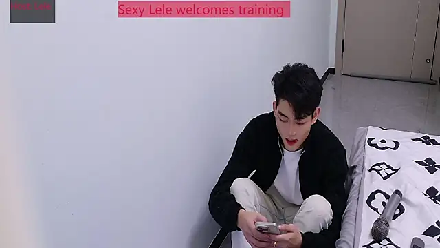 sexyboy-lele online show from 24, 11, 2025