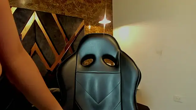 Vittoria Conti  online show from 9, 3, 2026