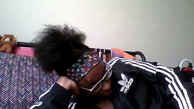Snapshot of dezzidavill chatting on 4, 5, 2026 dezzidavill online show from 4, 5, 2026