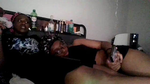 Snapshot of dezzidavill chatting on 17, 5, 2026 dezzidavill online show from 17, 5, 2026