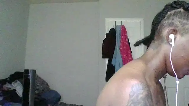 Snapshot of dezzidavill chatting on 18, 5, 2026 dezzidavill online show from 18, 5, 2026