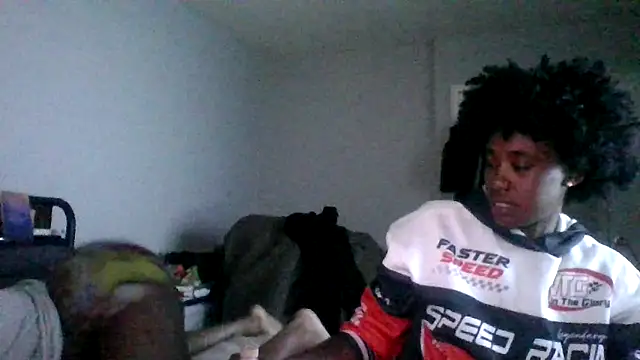 Snapshot of dezzidavill chatting on 23, 5, 2026 dezzidavill online show from 23, 5, 2026