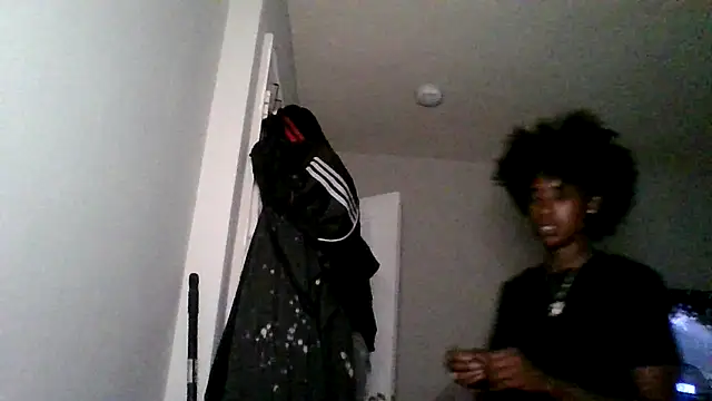 Snapshot of dezzidavill chatting on 18, 6, 2026 dezzidavill online show from 18, 6, 2026