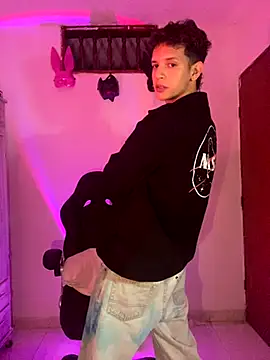 tylernova online show from 26, 10, 2025