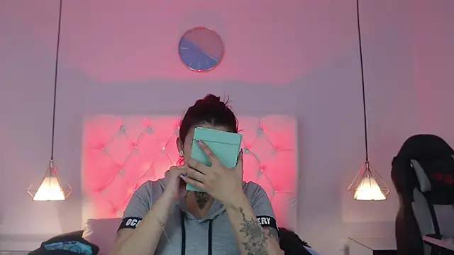 Snapshot of Bubbiecherry chatting on 6, 11, 2025 Bubbiecherry online show from 6, 11, 2025