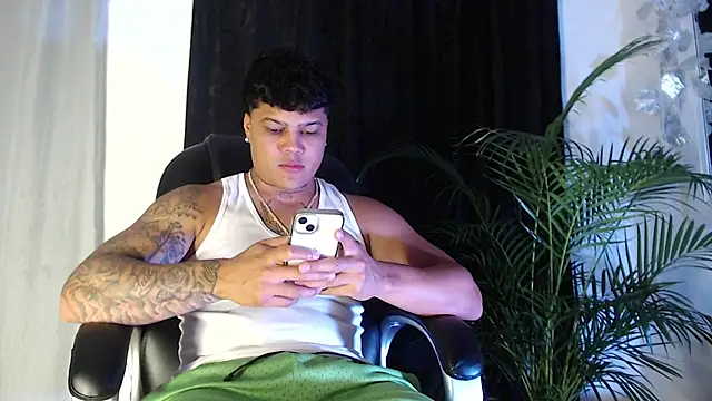 Snapshot of Boyhot_00 chatting on 1, 2, 2026 Boyhot 00 online show from 1, 2, 2026