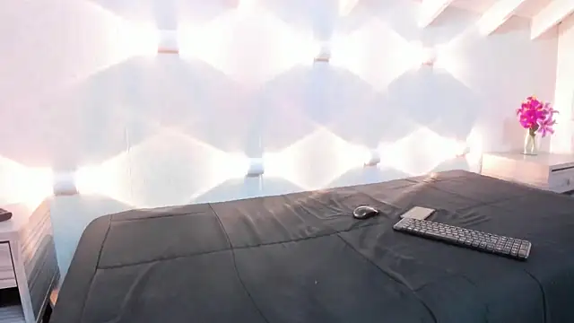 Brianna Maya online show from 28, 4, 2026