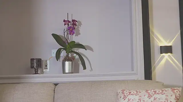 AbrilColls  online show from 26, 4, 2026