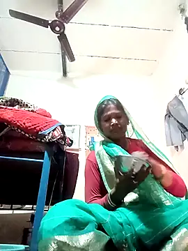 Snapshot of Hot_hat chatting on 11, 10, 2025 Hot hat online show from 11, 10, 2025