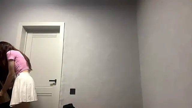 Snapshot of WildPeachh chatting on 21, 10, 2025 WildPeachh online show from 21, 10, 2025