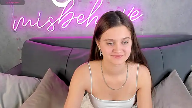 Renesmy Black online show from 17, 10, 2025