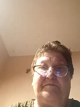 Snapshot of Katherine735 chatting on 4, 4, 2026 Katherine735 online show from 4, 4, 2026