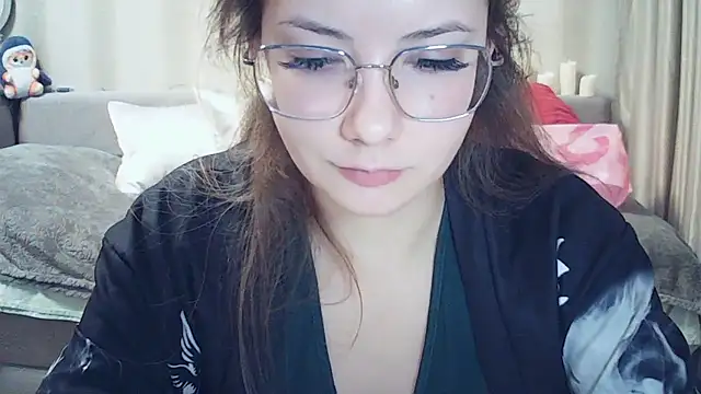 Snapshot of MoodieMira chatting on 4, 3, 2026 MoodieMira online show from 4, 3, 2026