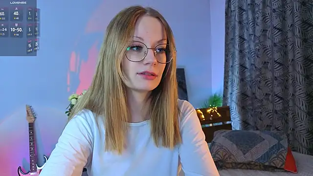 Snapshot of Edlin_gail chatting on 14, 11, 2025 Edlin gail online show from 14, 11, 2025