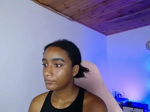 Snapshot of millysweetass chatting on 21, 11, 2025 millysweetass online show from 21, 11, 2025