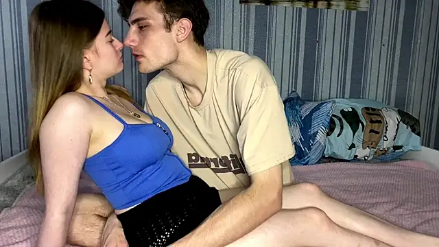 EmiliaCouple online show from 16, 11, 2025