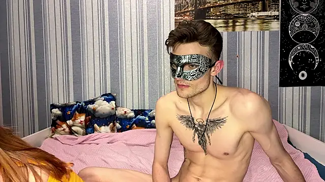 EmiliaCouple online show from 7, 1, 2026