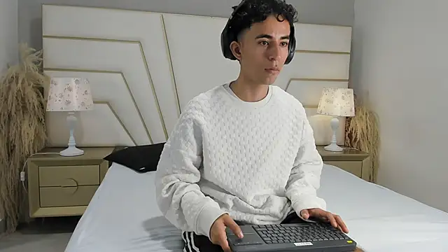 Zahir Ashar online show from 17, 10, 2025