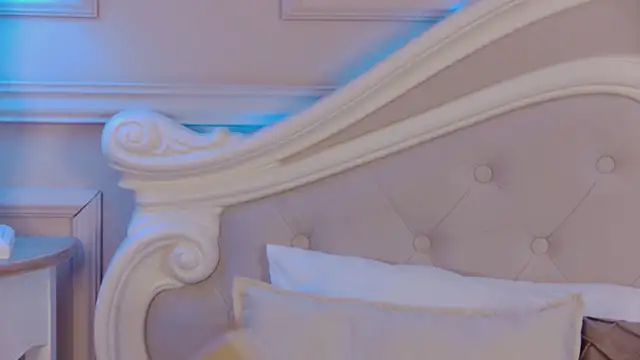 Snapshot of MileyMalory chatting on 6, 11, 2025 MileyMalory online show from 6, 11, 2025