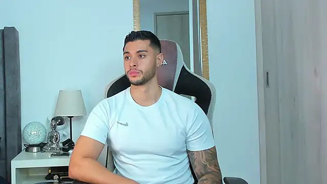 Snapshot of Ken_mailik1 chatting on 31, 10, 2025 Ken mailik1 online show from 31, 10, 2025