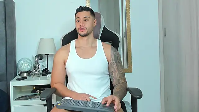 Snapshot of Ken_mailik1 chatting on 1, 11, 2025 Ken mailik1 online show from 1, 11, 2025