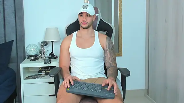 Snapshot of Ken_mailik1 chatting on 5, 11, 2025 Ken mailik1 online show from 5, 11, 2025